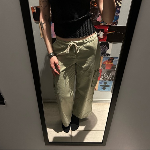 Calvin Klein cargo with Drawstring Pants - Picture 1 of 4